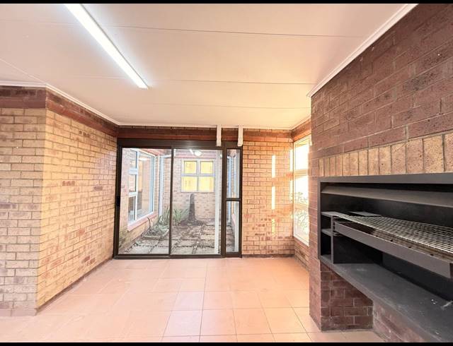 4 BEDROOM TOWNHOUSE FOR SALE IN AVIARY HILL